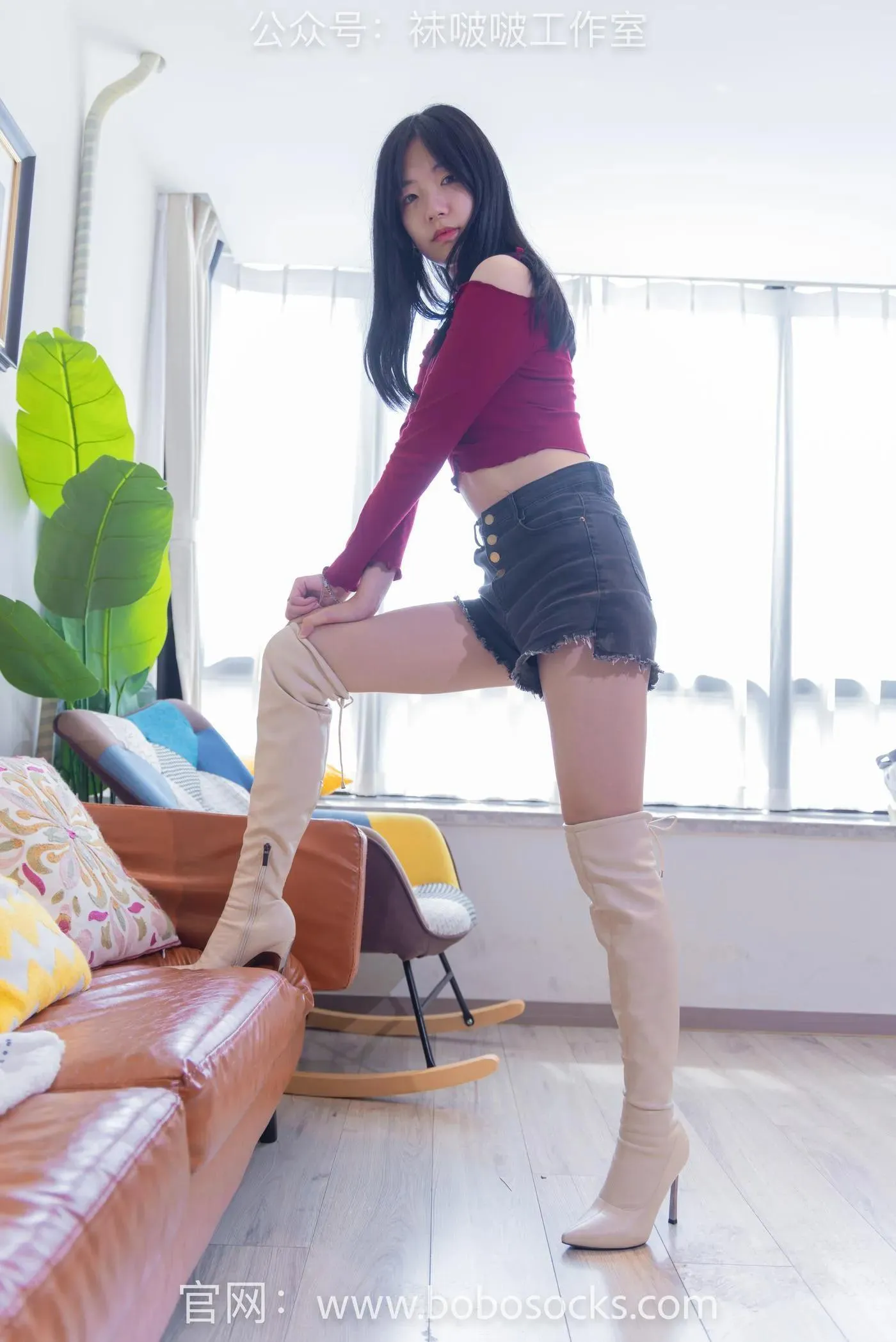 [BoBoSocks袜啵啵]NO.120 小甜豆-高跟长靴、白棉袜、裸足 [170P]插图5
